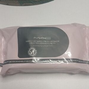MAC Cosmetics Pink Makeup Remover Wipes